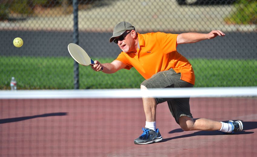 how does one play pickleball