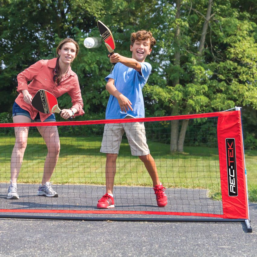 can you play pickleball with 2 players